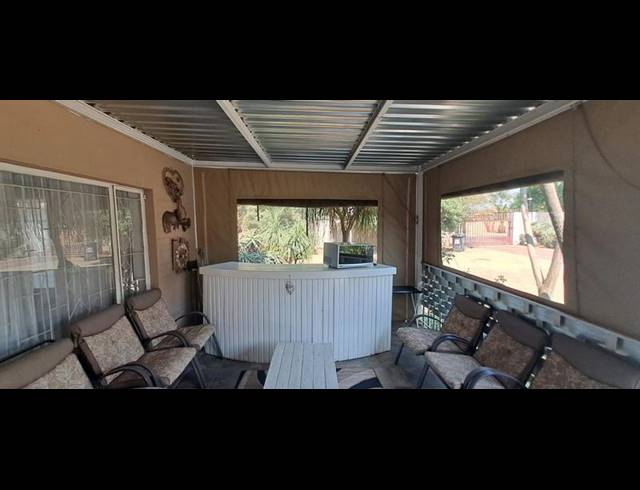 6 BEDROOM HOUSE FOR SALE IN LAMBTON